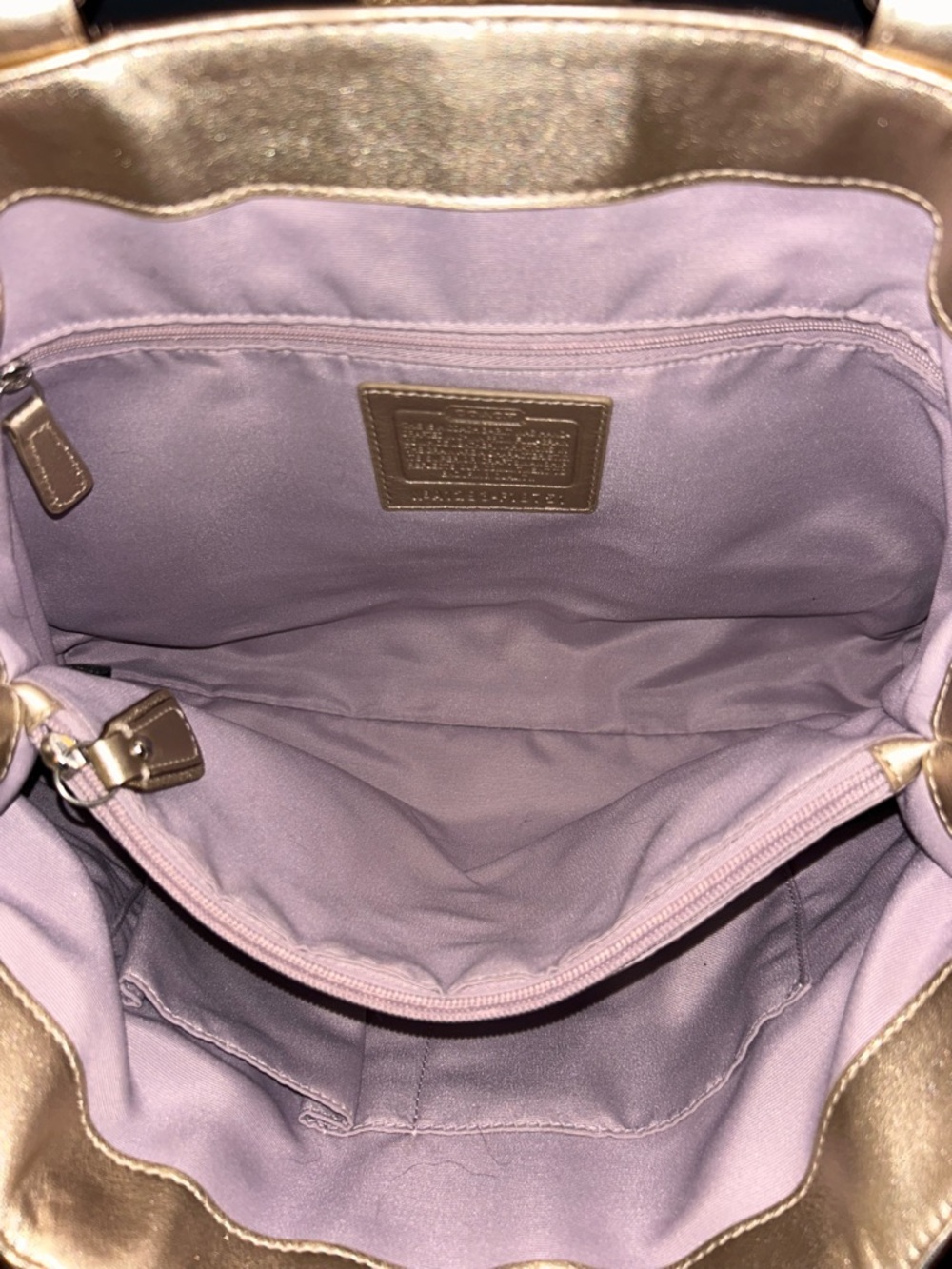 Coach Soho East West Leather Tote bag, model (A1293-F18751) -EUC- - Picture 9 of 16